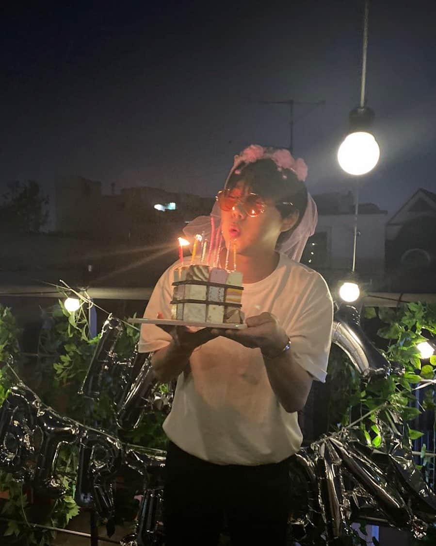 イ・ミンホのインスタグラム：「축하해주신 모든 분들 감사드려요💕 #HBD #930628」