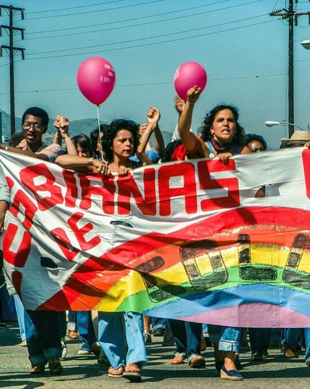 ケイト・ハリソンさんのインスタグラム写真 - (ケイト・ハリソンInstagram)「To every loving heart, Happy #GlobalPrideDay ♥️🧡💛💚💙💜 #pridemonth #blacktranslivesmatter #allblacklivesmatter 🏳️‍🌈」6月28日 14時03分 - thekateharrison