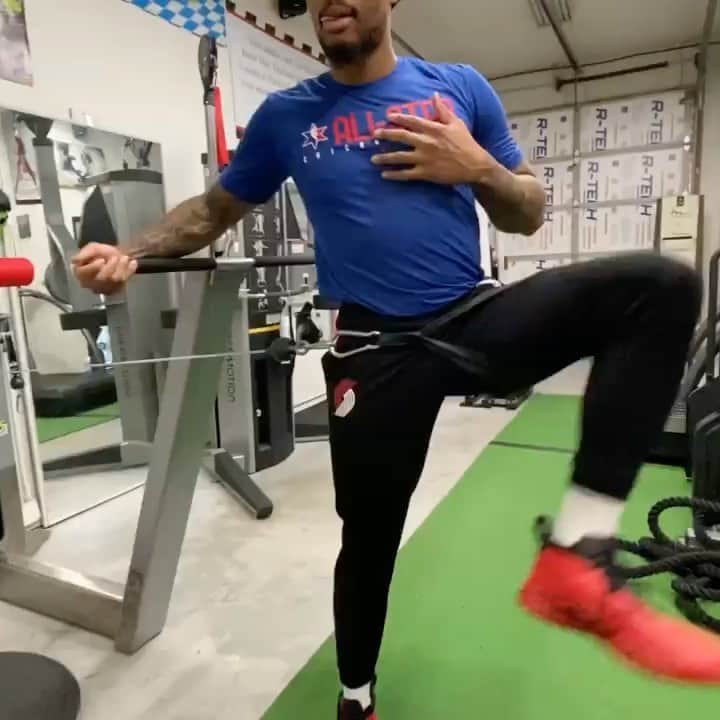 デイミアン・リラードのインスタグラム：「Stay ready and you won’t have to get ready. If I come up short EVER... whether I was prepared or not won’t be the reason. 💯  @cemcondition83 best in the world.」