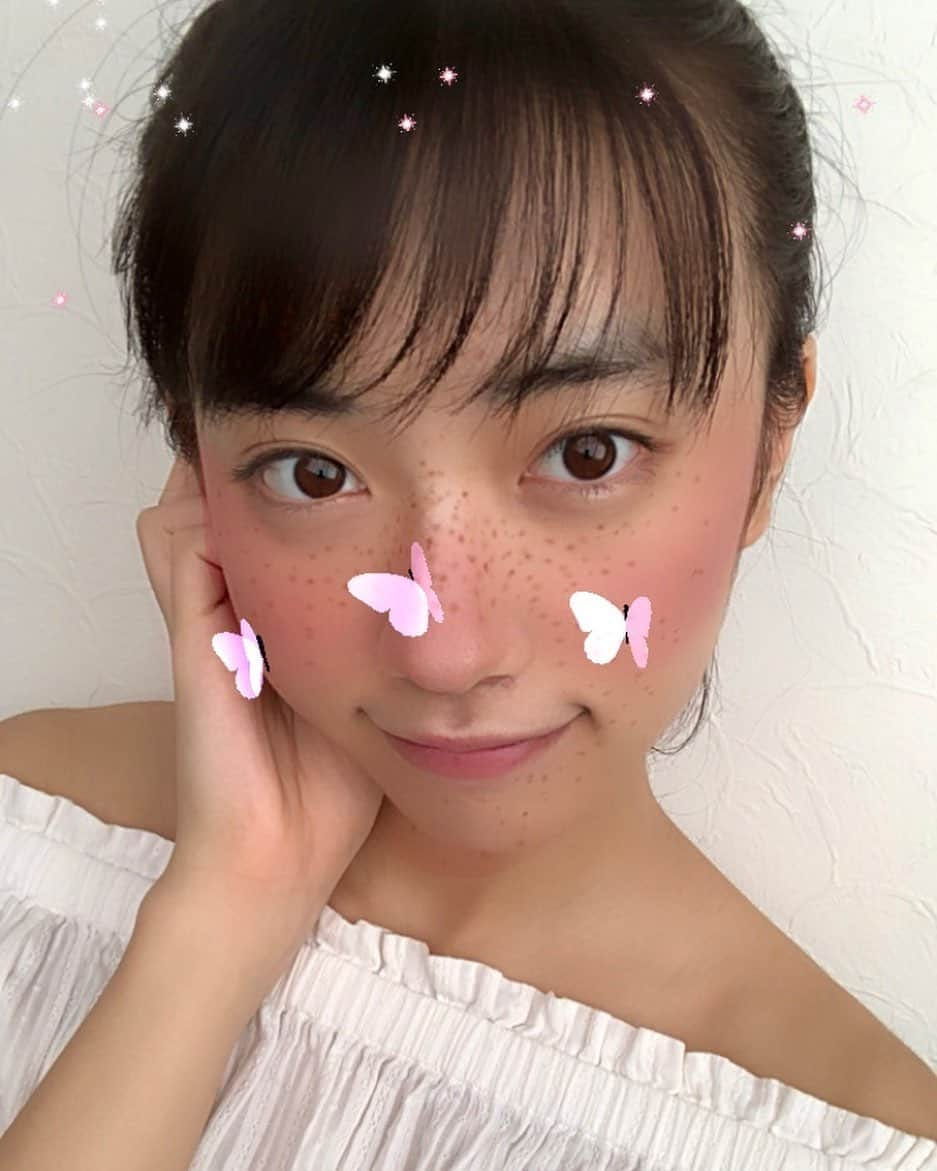 石井萌々果のインスタグラム：「‪インスタのフィルターで南国風に🦋💕どうですかね？？🤔‬」