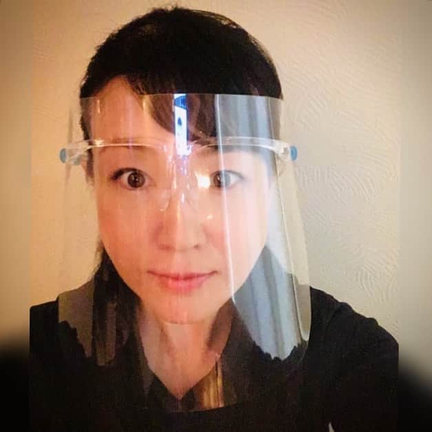 田中香子さんのインスタグラム写真 - (田中香子Instagram)「初フェイスシールド。 メガネ型。  #mask #maskgram  #masker #maskergram」6月28日 14時38分 - soo.yt