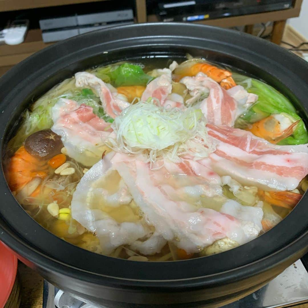 池田真一さんのインスタグラム写真 - (池田真一Instagram)「お世話になってる和食料理屋の神楽さんのレタスしゃぶしゃぶが美味すぎた😆通販で買えます！ 皆さん是非です！！！！！」6月28日 14時43分 - wartdebu