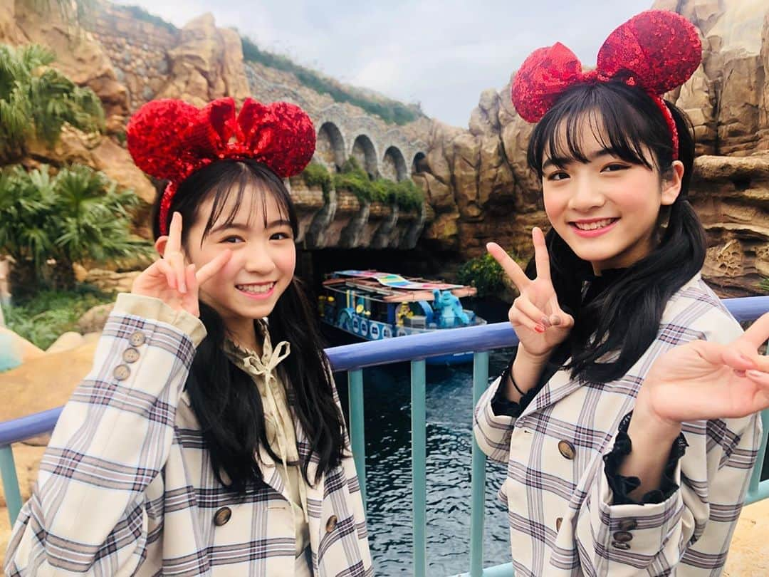 ニコ☆プチさんのインスタグラム写真 - (ニコ☆プチInstagram)「♥️ 再開うれしいね🏰🎀 えこみーディズニーオフショから…… 貴重な『3』ショット‼︎‼︎😻 . . #通りがかりのサリー⛵️ #こっち見てる ??😳💙 #石山えこ  #入江美沙希  #サリー  #ぴちぴー🍑」6月28日 14時53分 - nicopuchi_official