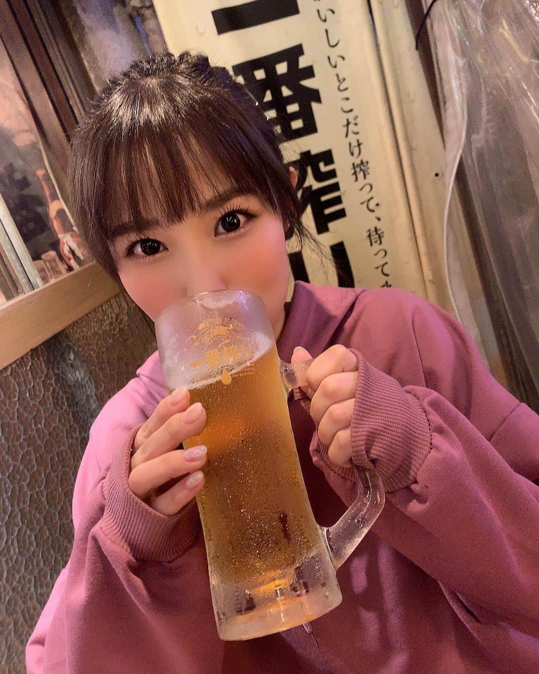 栄川乃亜さんのインスタグラム写真 - (栄川乃亜Instagram)「･ ･ ･ 「ビールおいしいな〜」 ･ 「ん？一口もあげないよ😈」 ･ ･ #2枚 #2行 #物語 #いつぞやの #私 #一杯目はビール」6月28日 15時05分 - noa_eikawa
