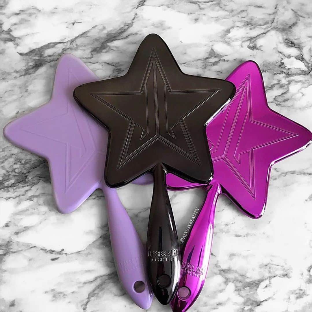 Jeffree Star Cosmeticsさんのインスタグラム写真 - (Jeffree Star CosmeticsInstagram)「@alyssxbeauty showcases our star hand mirrors 🌟 What’s your favorite color? 💜 #jeffreestarcosmetics」6月28日 7時09分 - jeffreestarcosmetics