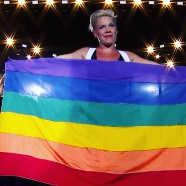 P!nk（ピンク）さんのインスタグラム写真 - (P!nk（ピンク）Instagram)「Happy Pride #loveisloveislove #equalitymatters #morelovelesshate #acceptance #whattheworldneedsnow」6月28日 7時40分 - pink