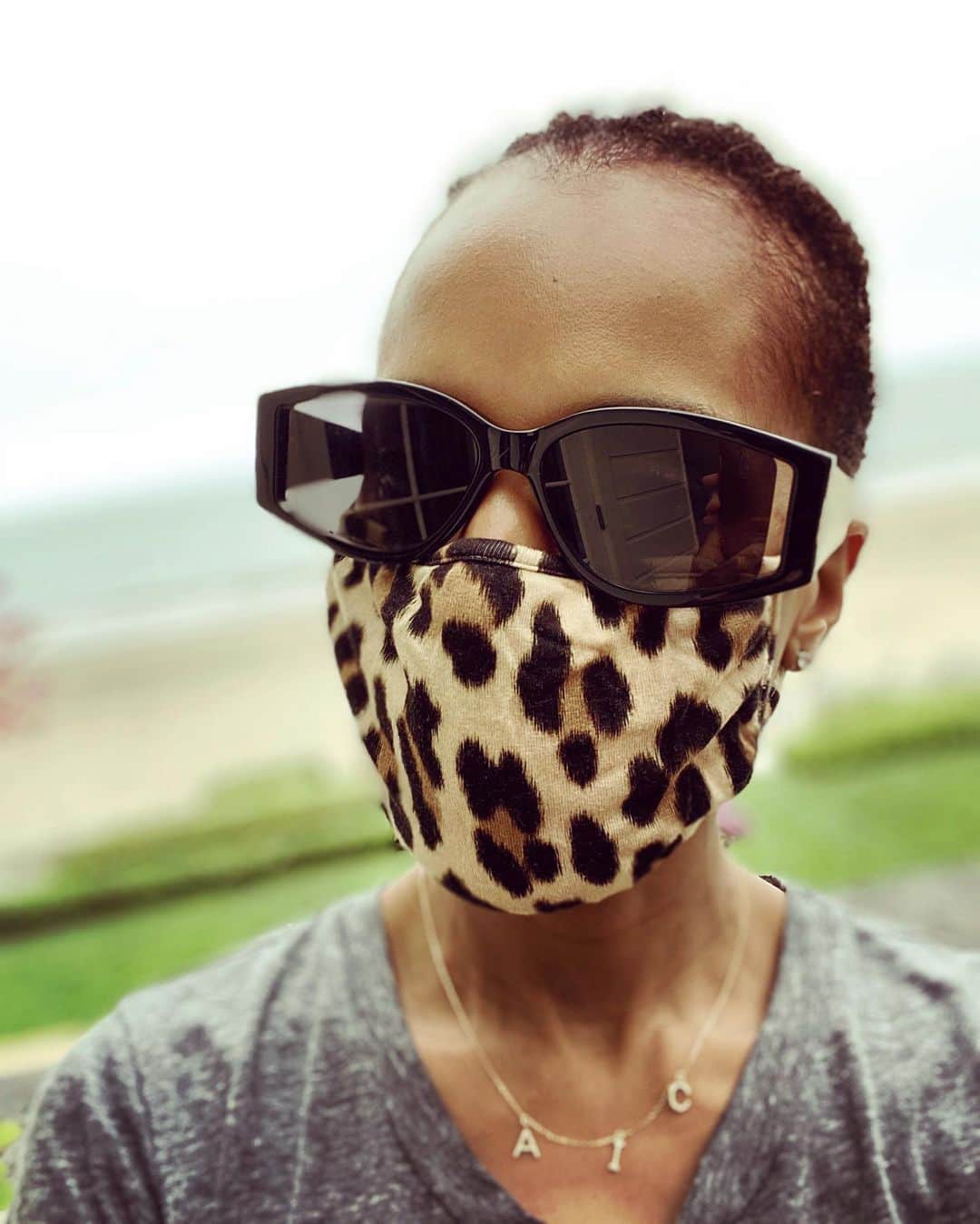 ケリー・ワシントンさんのインスタグラム写真 - (ケリー・ワシントンInstagram)「Throwing (@fenty) shade if you’re not wearing a mask. #WearADamnMask ⠀⠀⠀⠀⠀⠀⠀⠀⠀ P.S. Happy #NationalSunglassDay 😎」6月28日 7時49分 - kerrywashington