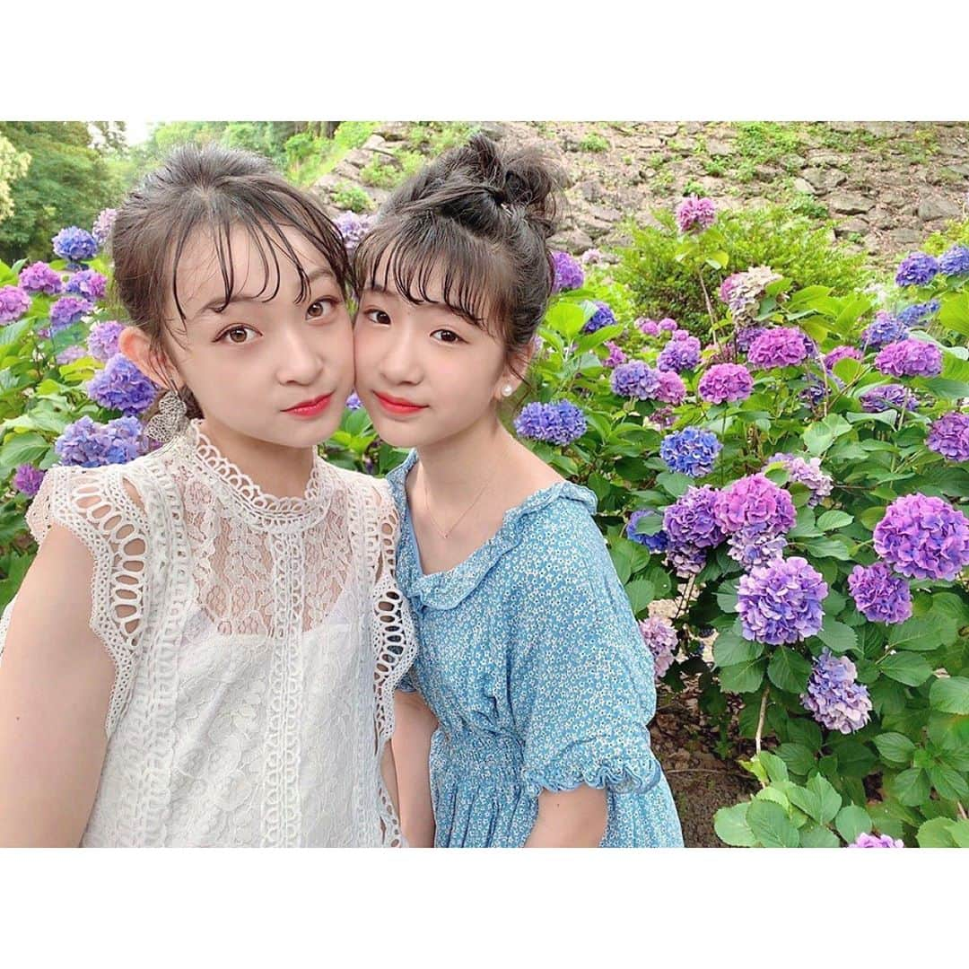 乃江咲綾さんのインスタグラム写真 - (乃江咲綾Instagram)「3年前から、かのんとこの場所で💓最後の写真が2人ともちっちゃくて懐かしい😂💕 #紫陽花#乃江咲綾#かのんさあや#saayacode#fashion #kidsmodel #cuugal#キューーガル #follow #Followme」6月28日 8時20分 - saaya_saaya0906