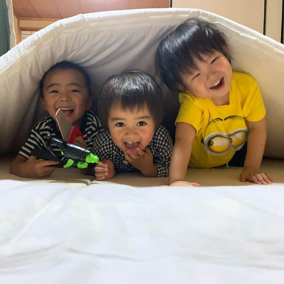 Yukari Imaiのインスタグラム：「Hyperactive kids🔥🔥🔥 走っても走っても全く疲れない人たち😂 @kirararie」