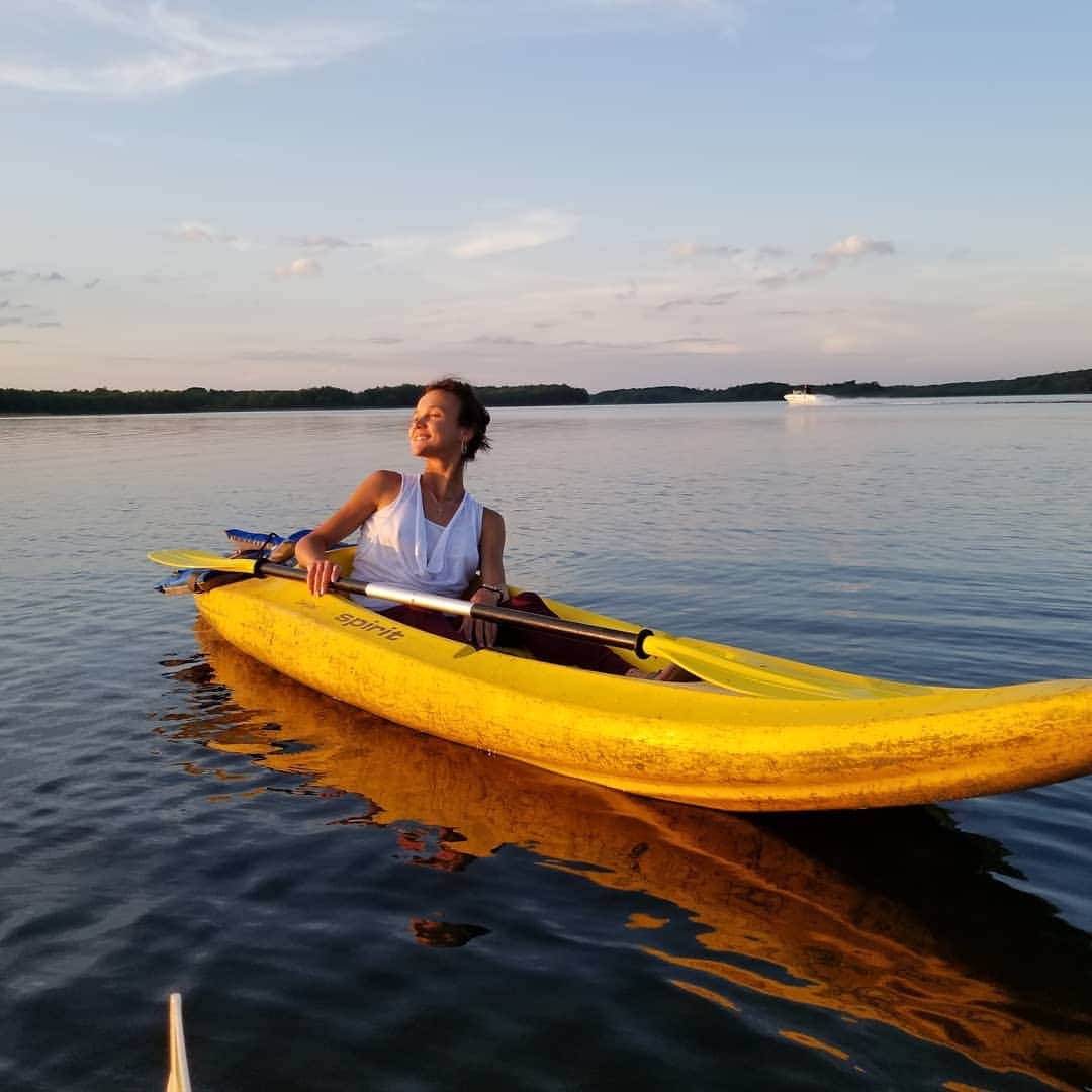 リュボーフィ・イリュシェチキナのインスタグラム：「Absorbing the sunset, all the beautiful colours, warmth and vibes...」