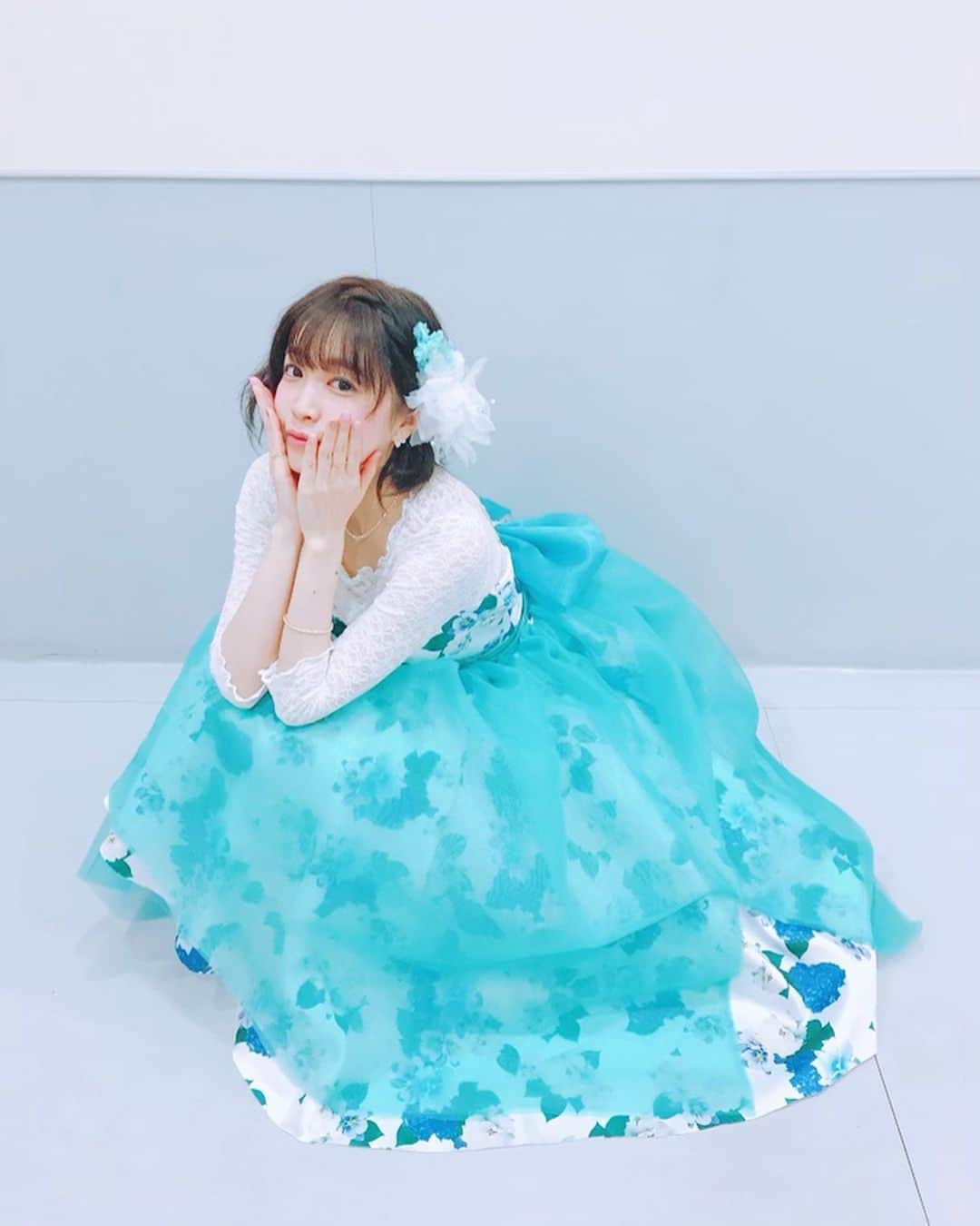 諏訪彩花のインスタグラム：「雨だけど！美味しいもの食べて元気だしていこ😊✨ #懐かしいシリーズ#シーサイドライブフェス#このドレス好きだったなぁ」