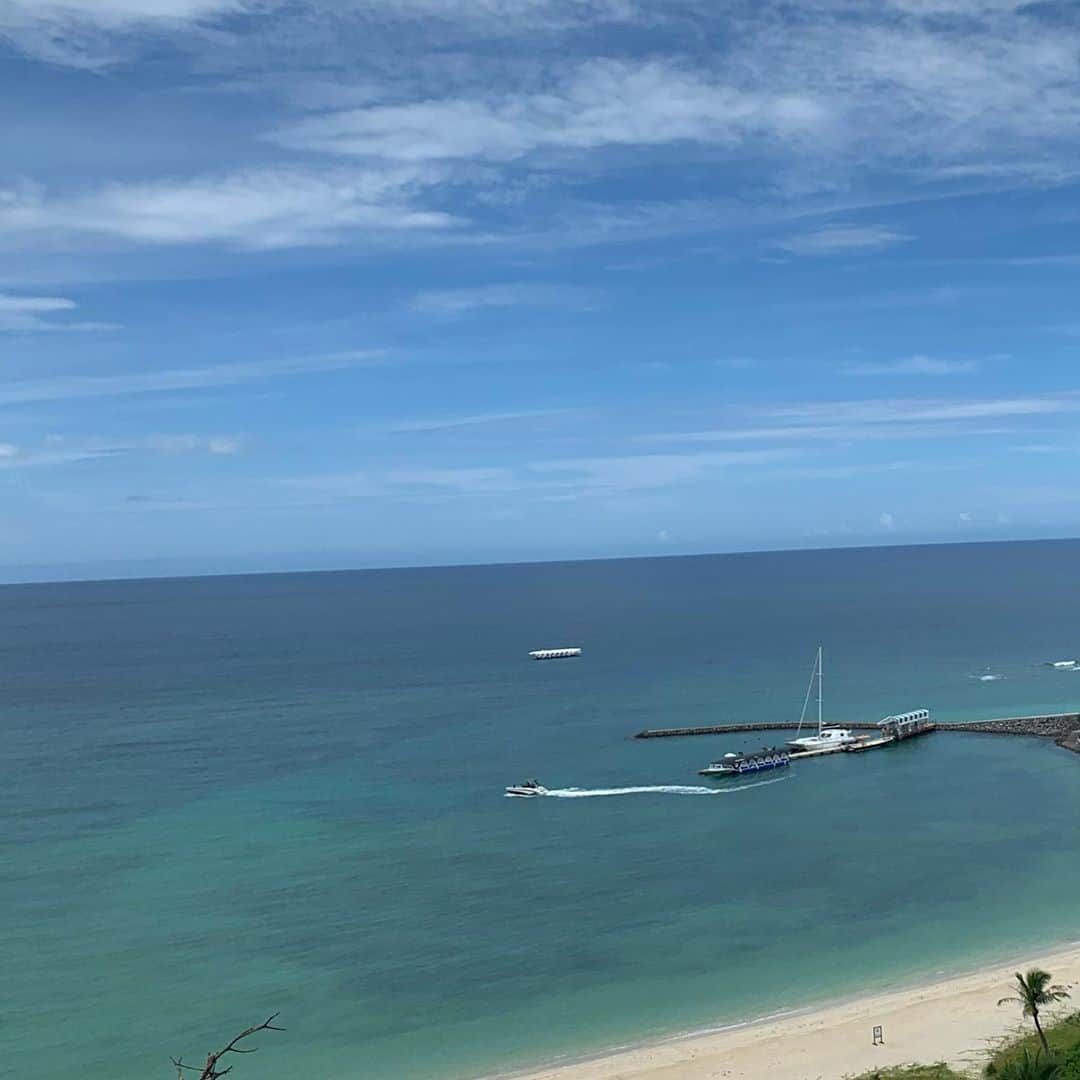 高橋恋子さんのインスタグラム写真 - (高橋恋子Instagram)「海本当にキレイ . . 私どこ見てるのかな、? . . #ライジングプロダクション  #沖縄 #海 #恩納村  #17さい」6月28日 15時28分 - kokko5050