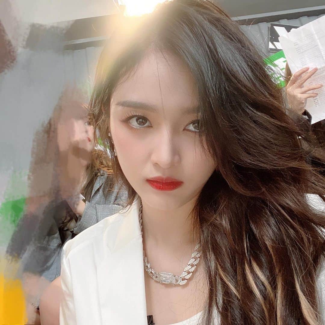 ソニのインスタグラム：「안녕👐🏻돌아온당 ~~~<」