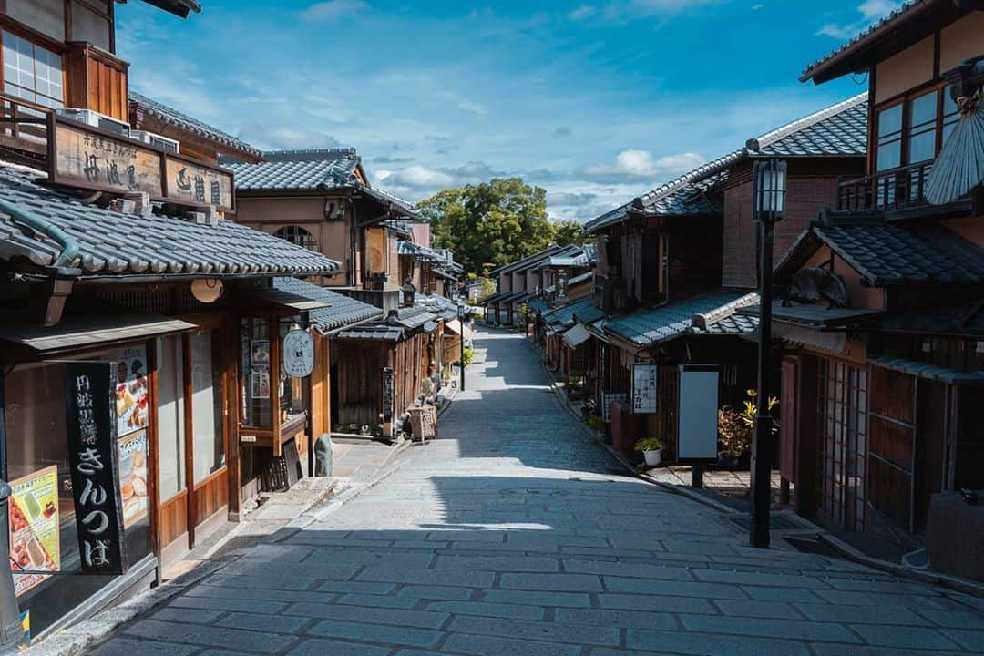 Joshさんのインスタグラム写真 - (JoshInstagram)「Where in the world would look great without people? Kyoto is just stunning. . . . . #京都 #日本 #japan #japanawaits #japan_vacations #explorejapan #discoverjapan #kyoto #createexplore #streetframe」6月28日 10時11分 - joshtaylorjp