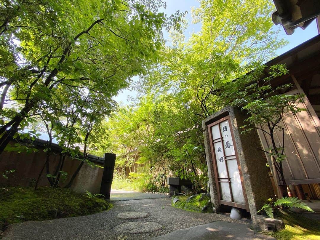 ゆふいん温泉　日の春旅館さんのインスタグラム写真 - (ゆふいん温泉　日の春旅館Instagram)「昨日の雨が嘘のようです♪  ゆふいん温泉　日の春旅館 http://www.hinoharu.jp  #由布院 #湯布院  #旅館 #温泉 #旅行  #由布岳 #辻馬車  #yufuin #ryokan #hinoharu #mountain #onsen #bath #travel  #유후인 #hotsprings  #キャンプに行きたい #コロナに負けない由布院」6月28日 10時30分 - hinoharu_ryokan