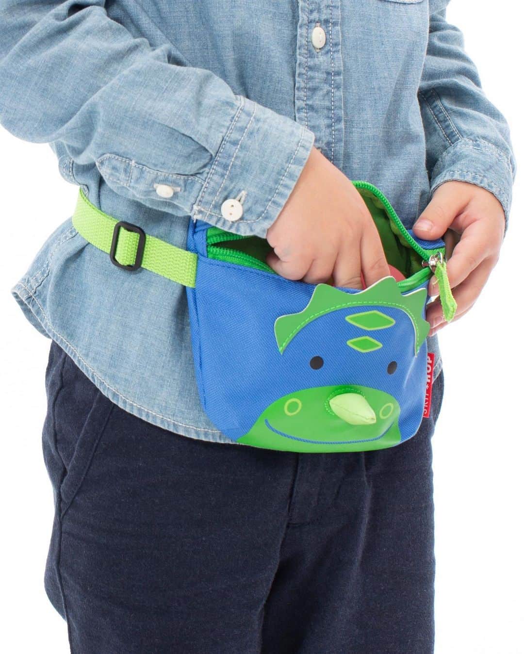 Skip Hopさんのインスタグラム写真 - (Skip HopInstagram)「Hip to it! 🙌 Our new ZOO® Hip Packs are all about hands-free fun for little ones! 😃 SWIPE to see it up close! What are your little ones going to store inside?  #hipbag #toddlerbag #skiphop」6月28日 10時44分 - skiphop