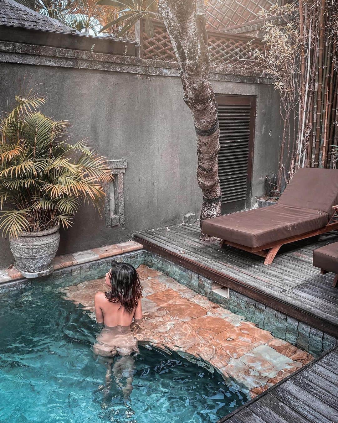 VIENNAさんのインスタグラム写真 - (VIENNAInstagram)「I can say this is the best place to stay and relax in Bali if you love to be relax without a lot of people because you can have everything in your villa😭 thank you so much for having me there @jamahalbaliresort、 バリでゆっくり過ごしたい人本当にここ一回いってみてほしい！まじで住みたくなる笑 ・ ・ ・ #jamahal#jamahalprivateresort#jamahalbaliresort#bali#baliindonesia#indonesia#follow#followforfollowback#follow4followback」6月28日 11時19分 - viennadoll_official