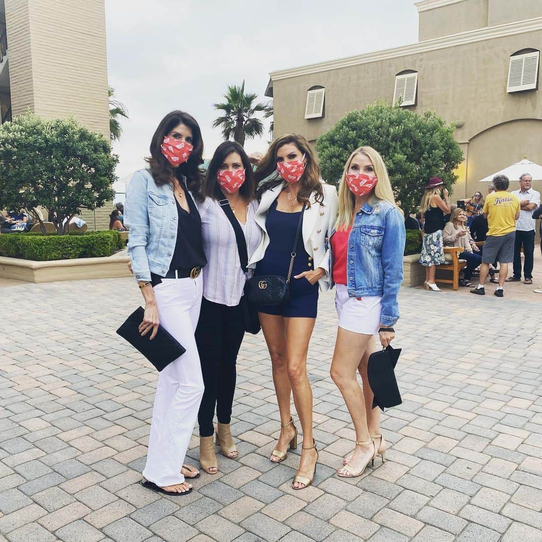 ヘザー・マクドナルドのインスタグラム：「Swipe for no mask! Love our#juicyscoop masks by @bw_creatives off to @maestros」
