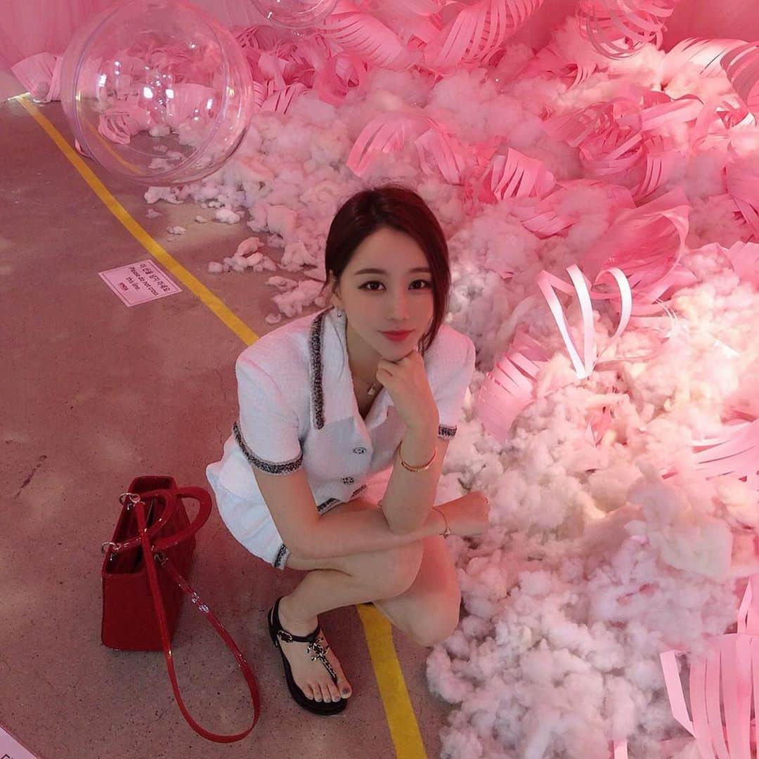 ファン・ボミさんのインスタグラム写真 - (ファン・ボミInstagram)「I love pink 💘」6月28日 11時45分 - bominism71