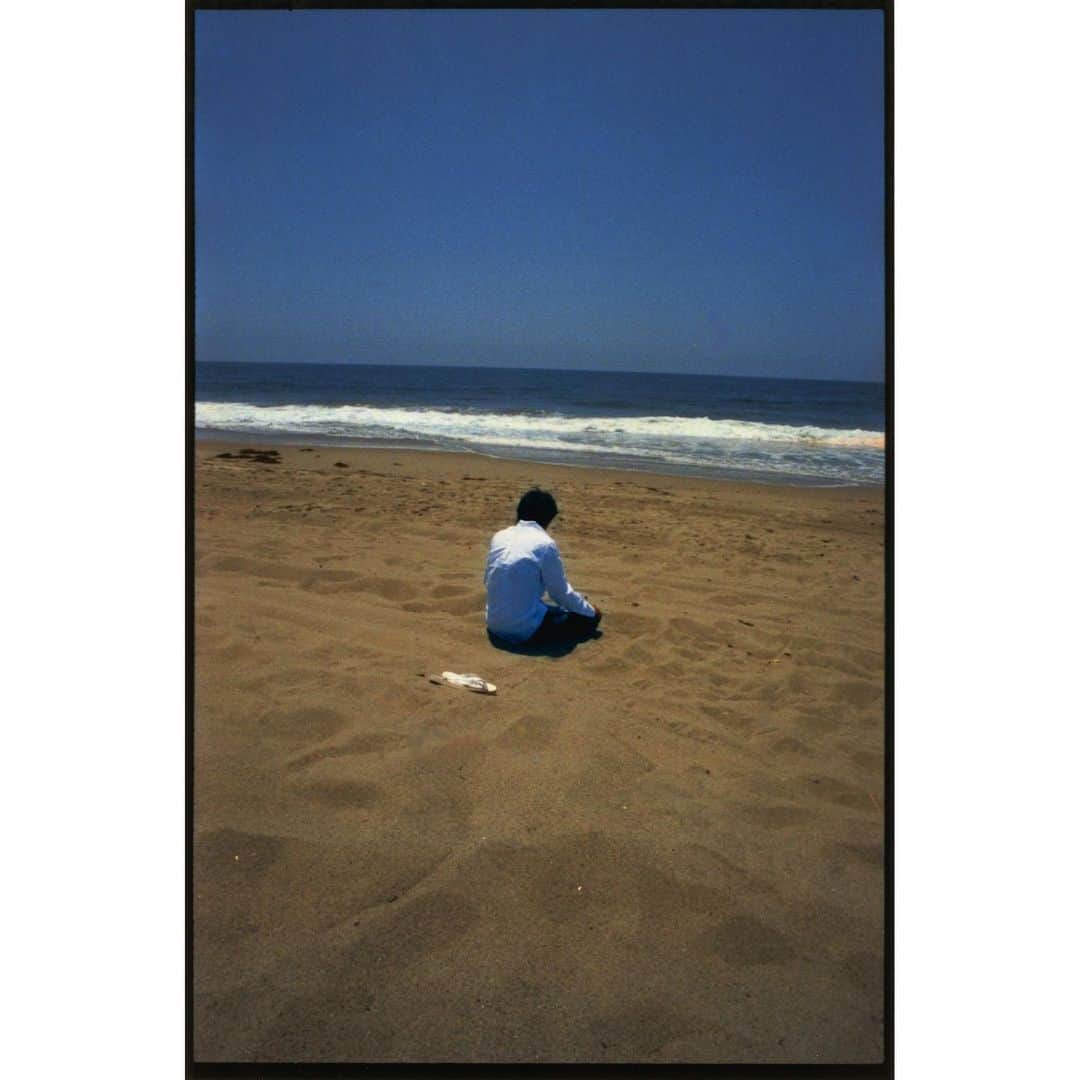 福山雅治さんのインスタグラム写真 - (福山雅治Instagram)「LAはマリブ近くのズマ・ビーチ。ずいぶん行ってないけど好きなビーチ。あの海はそのままかな。福  #福山雅治PHOTOSTREAM #2004年 #LA #ZumaBeach #BROS1991」6月28日 11時58分 - masaharu_fukuyama_official