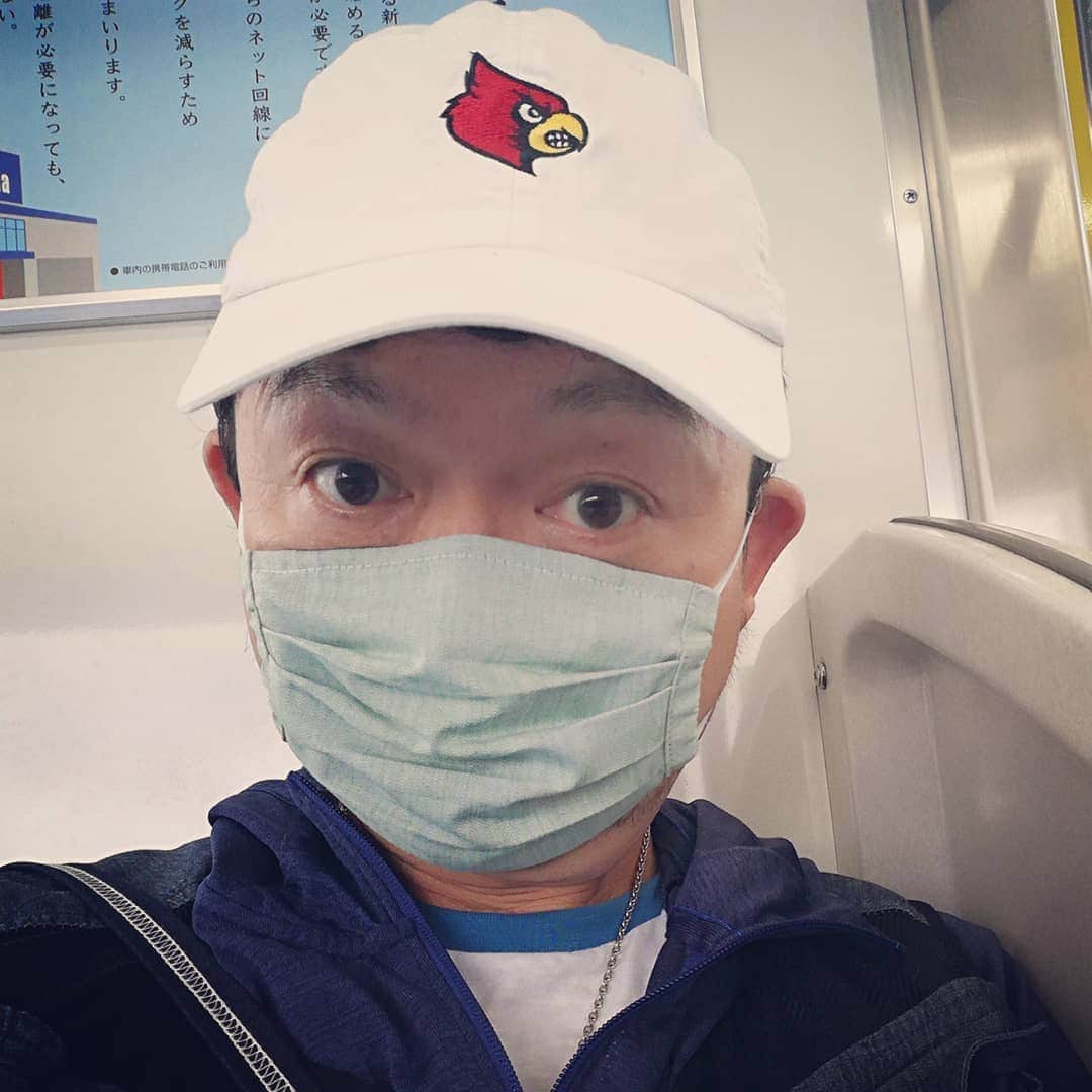 松本隆博のインスタグラム：「。 みなおはー どぅしよう。朝から緊張 するんだ、感謝しかない。 …なんか泣けてきて今日、 これLIVE出来るんか…^^;ヽ(*´∀｀)ノ ほんとみんな！ ありがとう💦  ここで一句！  おかえりと… フアンが… 不安を押し返し… (ᐡ o̴̶̷̤ ﻌ o̴̶̷̤ ᐡ)」