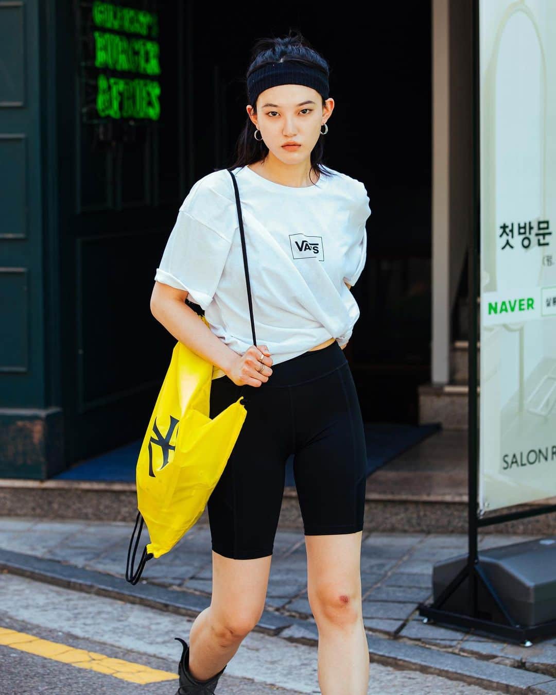 가로수길 , Seoulのインスタグラム：「Street Style 📸 @jaylim1  가로수길 스트리트 스타일」