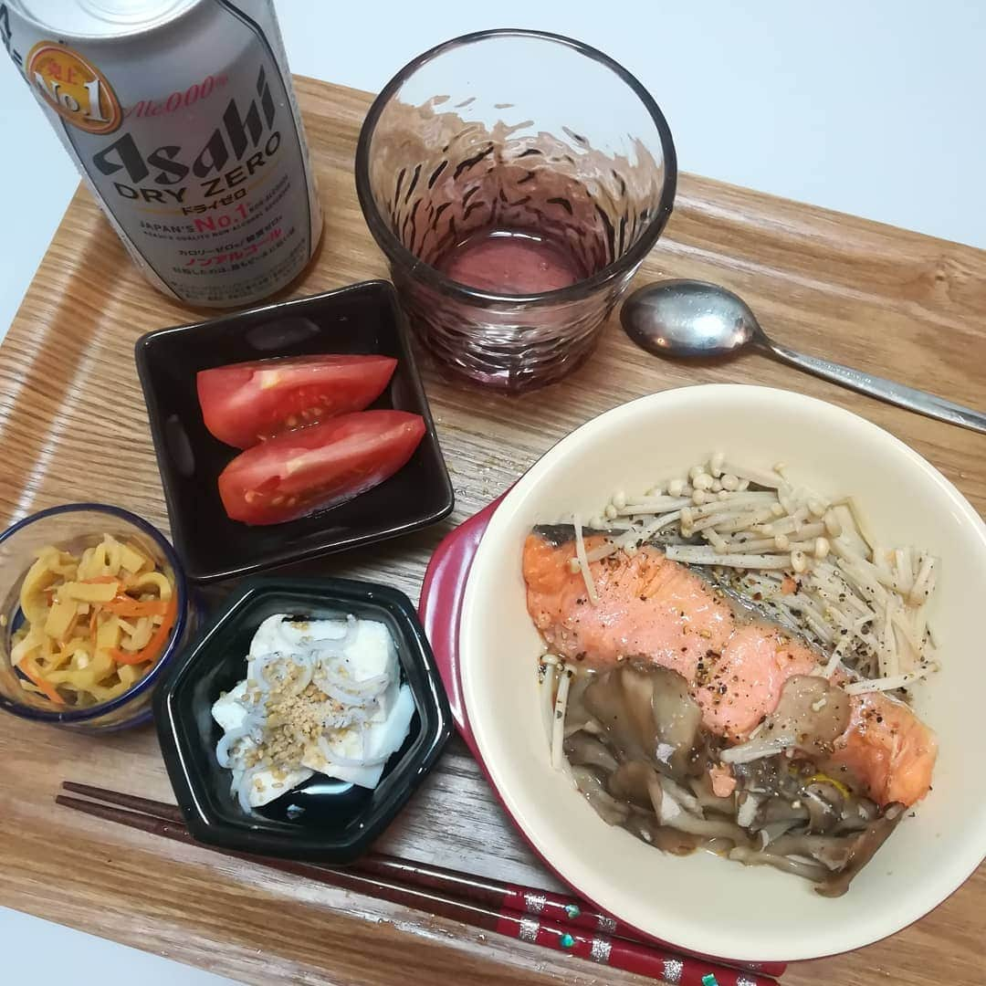 内田敦子さんのインスタグラム写真 - (内田敦子Instagram)「． 最近のご飯たち。  味噌汁に代わる、簡単で飽きが来なくて毎日飲めて具材は何でも入れられてお米に合う、画期的なスープはないのかね。  #健康オタク #和食」6月4日 21時17分 - atsuko_uchi_gohan