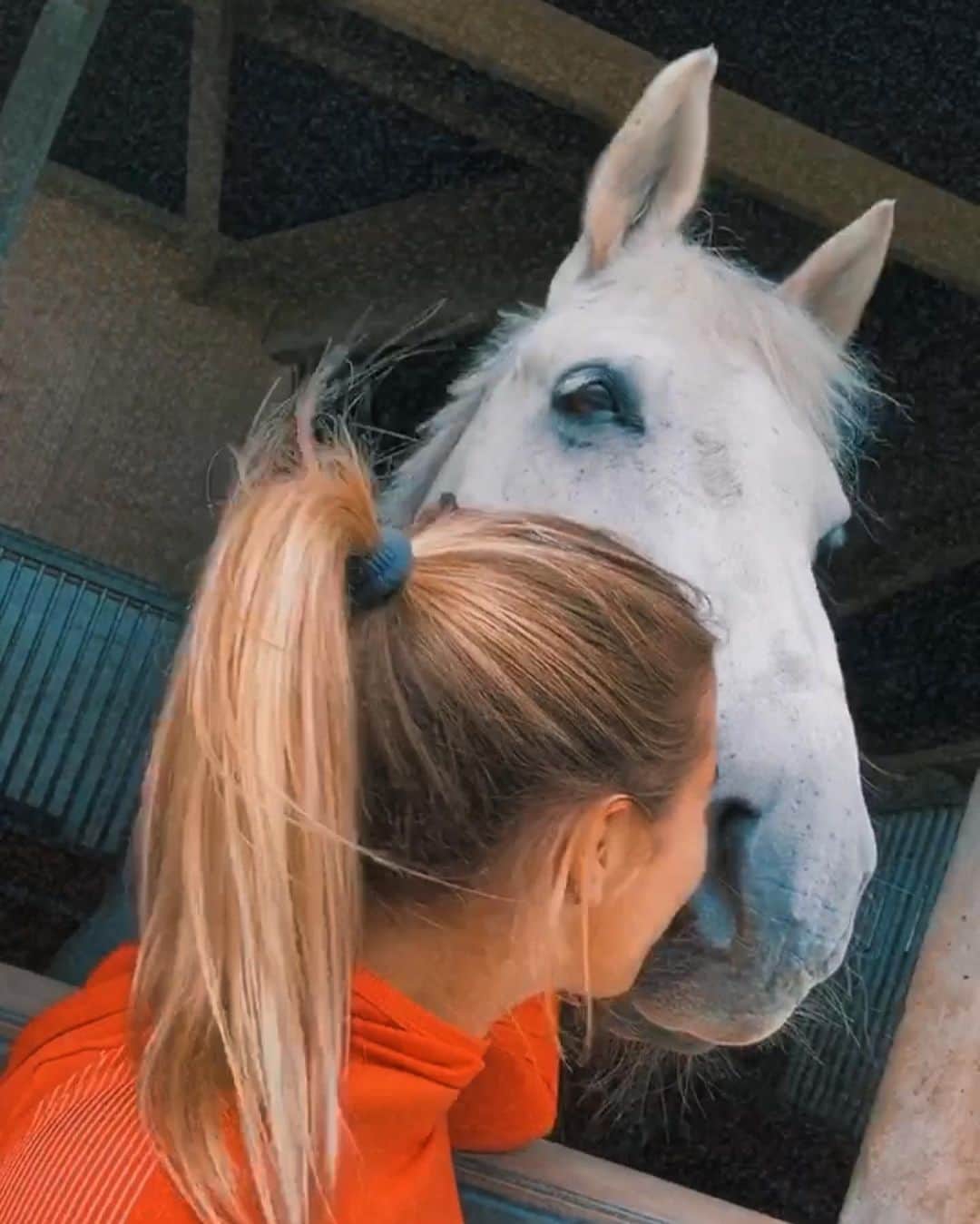 Nina Neuerのインスタグラム：「🤍」