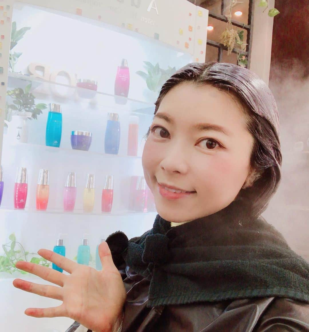 DJ MIYAさんのインスタグラム写真 - (DJ MIYAInstagram)「こんばんにゃっっ❤️今日は、 「NOB hair design 伊勢佐木町店」さんでHair Cut&Color&Aujua treatmentしていただきましたぁぁぁ☆彡  @nob_yokohama_harvest_official . .  店長さんの瀬川さんにCutしてもらいましたぁ❤️感激ぃぃぃ！！！めっちゃ上手（╹◡╹） .  コンテスト授賞されていて、瞬時に髪の悩みも感じ取ってくれる感じの素晴らしい方でしたぁー！(o^^o) .  color&treatmentを担当してくれた、古内さんもとても話しやすくて凄く楽しかったでーぇす❤️❤️ . .  AUJUA（オージュア）トリートメントも❤️ 12種類の中の Aquaveer アクアビアでケア⭐︎ .  髪の色は、brange❤️❤️グレージュとアッシュなどがmixtureされた魅惑のカラーですごーい❤️仕上がりがツヤツヤすぎて、テンション上がりまくりです！ . . .  関内駅からも近かったよ♪🌈素敵な雰囲気の入りやすいHair Salon♪ 『保育士さんがいるキッズルーム』も完備されているので、ママの方も安心してsalonに行けるよね☆ 「NOB 伊勢佐木町店」で検索してね♪♪❤️ . .  2か月以上、コロナの自粛で美容室も全然いけなかったのですごく気分転換になりました～～ぁ♪❤️ 本日は、素晴らしい施術をしていただきありがとうございました＾０＾☆彡 . . .  Casting by @woomy.beauty  #PR #NOBhairdesign #横浜美容室　#関内　#横浜ヘアサロン　#ヘアサロン　#ヘアメンテ　#AUJUATREATMENT #オージュア #美容　#美容day #ロングヘアー　#関内駅　#伊勢佐木町 #横浜市　#美容室好き　#旅インスタグラマー #今日のコーデ　#今日のメイク　#インスタグラマー　#インフルエンサー　#ブロガー　#美容ブロガー #美容大好き　#美容サロン　#ファッション好き　#ファッション大好き　#今日のファッション #モデル　#オージュアトリートメント」6月4日 21時28分 - dj_miya