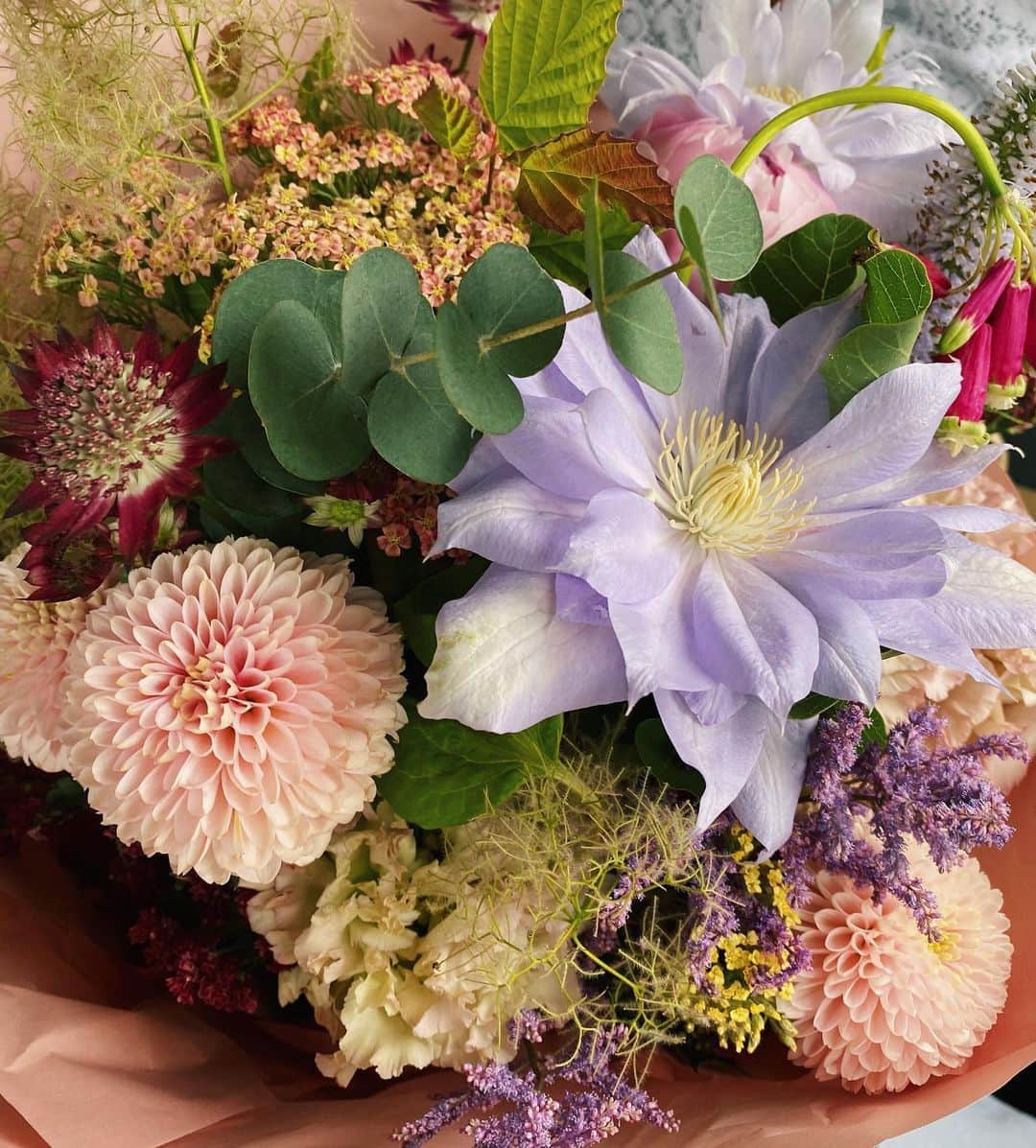 山賀琴子さんのインスタグラム写真 - (山賀琴子Instagram)「素敵な花束 いただきました🥰✨」6月4日 21時28分 - kotokoyamaga