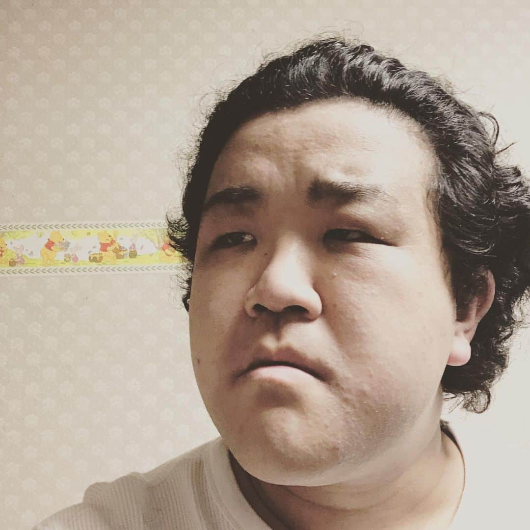 伊東先生さんのインスタグラム写真 - (伊東先生Instagram)「風呂あがり手抜きモノマネ 【龍馬伝の福山雅治】  #龍馬伝 #福山雅治 #おうち時間 #モノマネ #手抜き」6月4日 21時35分 - itou.t