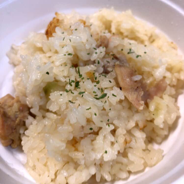 兵頭彰のインスタグラム：「本日は #大日道場飯 ご視聴ありがとうございました。 テーマは【ニンニク】🧄 ・ニンニク炊き込みご飯 ・アヒージョ ・ガーリックトースト をこしらえました🔥  #bjw  #大日本プロレス」