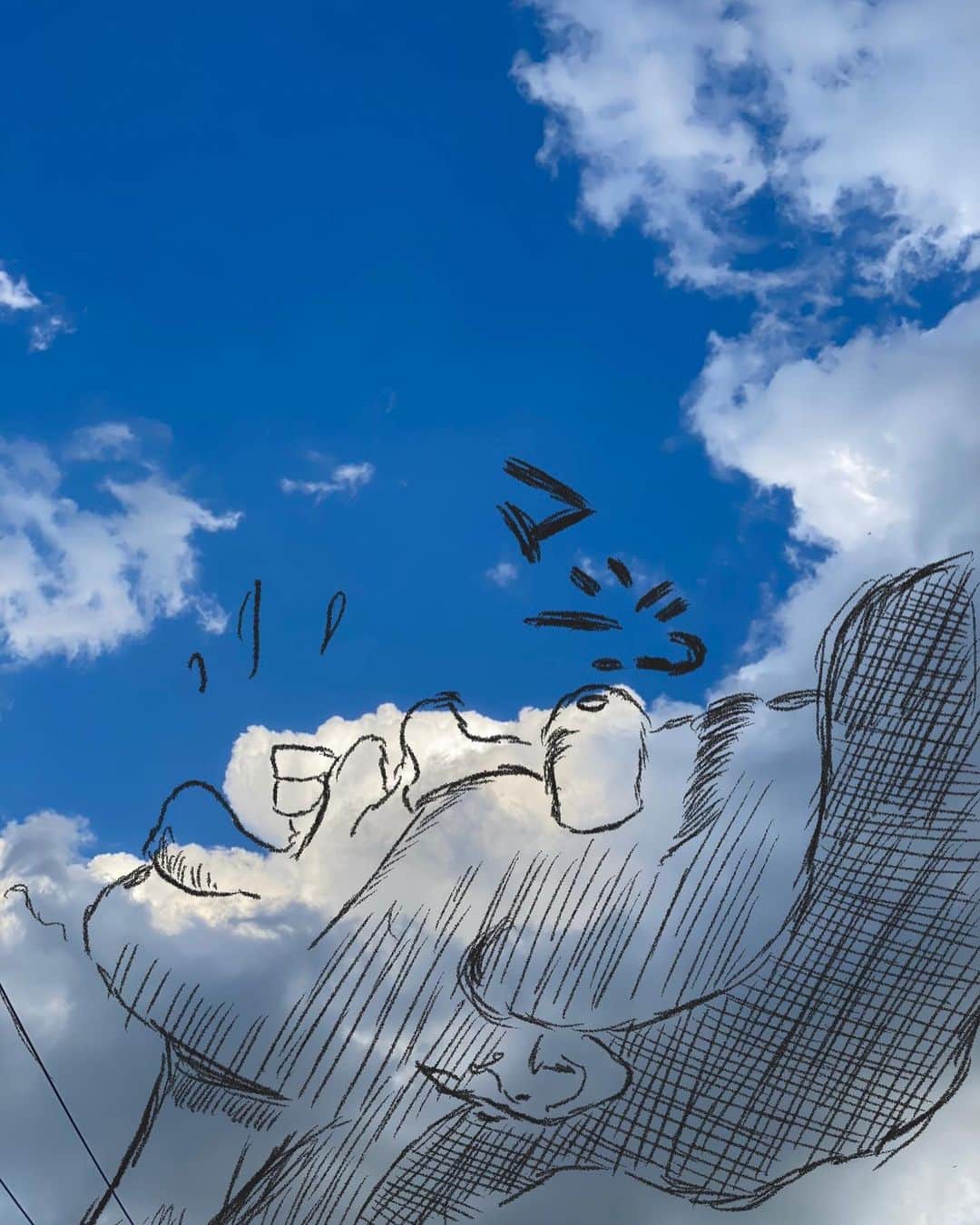 堀江聖夏さんのインスタグラム写真 - (堀江聖夏Instagram)「雲とイラスト☁️☁️☁️﻿ ﻿ ﻿ ﻿ #空を見上げてみよう﻿ #雲とイラスト﻿ #お絵かき」6月4日 21時55分 - mina_horie