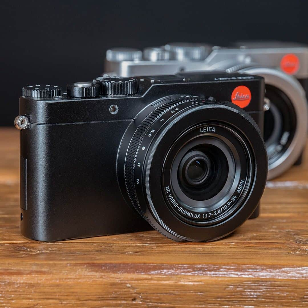 ライカさんのインスタグラム写真 - (ライカInstagram)「A new colour version of the high-performance compact camera.  The new Leica D-Lux 7 black, with a discreet black body and lens, is now available. The classic look of the compact camera makes it the perfect companion for any occasion, capturing unique moments in stunning image quality.  Discover more through our Bio Link.  #Leica #LeicaCamera #photography #🔴📷 #LeicaDLux #compactcamera」6月4日 22時00分 - leica_camera