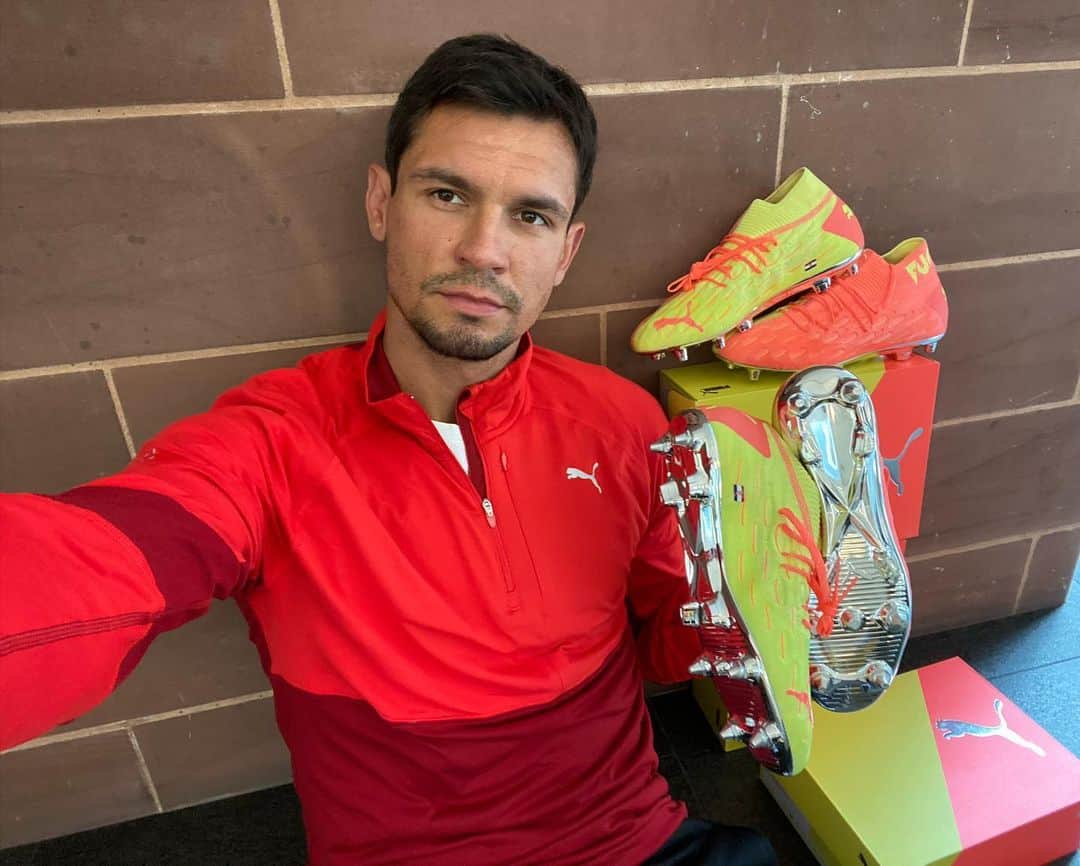 デヤン・ロヴレンのインスタグラム：「Time to rise @pumafootball  #pumafuture」