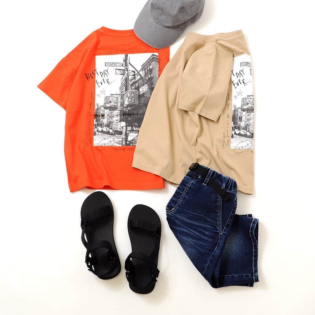 GLAZOSのインスタグラム：「. #new items！ . 本日新作入荷しております◎ . いますぐ使えるTOPSはもちろん、 夏らしいニュアンスカラーのハーフパンツなどなど . . ぜひサイトの方チェックしてみてください★ . . . #glazos #kidsootd #kidsfashion #kidscoordinate #kidsfashion #kids #mensfashion #mensstyle #boy #おそろいコーデ #兄弟 #小学生コーデ #小学生男子 #おでかけコーデ #中学生男子 #小5 #小6 #キッズファッション #男の子ママ #男子 #小学生 #新作 #SS #wear #半袖 #ハーフパンツ」