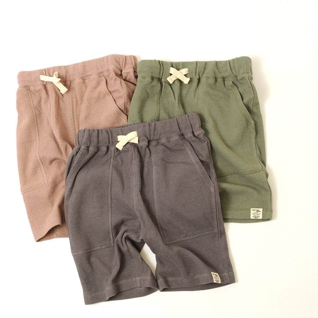 GLAZOSのインスタグラム：「. #new items！ . 本日新作入荷しております◎ . いますぐ使えるTOPSはもちろん、 夏らしいニュアンスカラーのハーフパンツなどなど . . ぜひサイトの方チェックしてみてください★ . . . #glazos #kidsootd #kidsfashion #kidscoordinate #kidsfashion #kids #mensfashion #mensstyle #boy #おそろいコーデ #兄弟 #小学生コーデ #小学生男子 #おでかけコーデ #中学生男子 #小5 #小6 #キッズファッション #男の子ママ #男子 #小学生 #新作 #SS #wear #半袖 #ハーフパンツ」