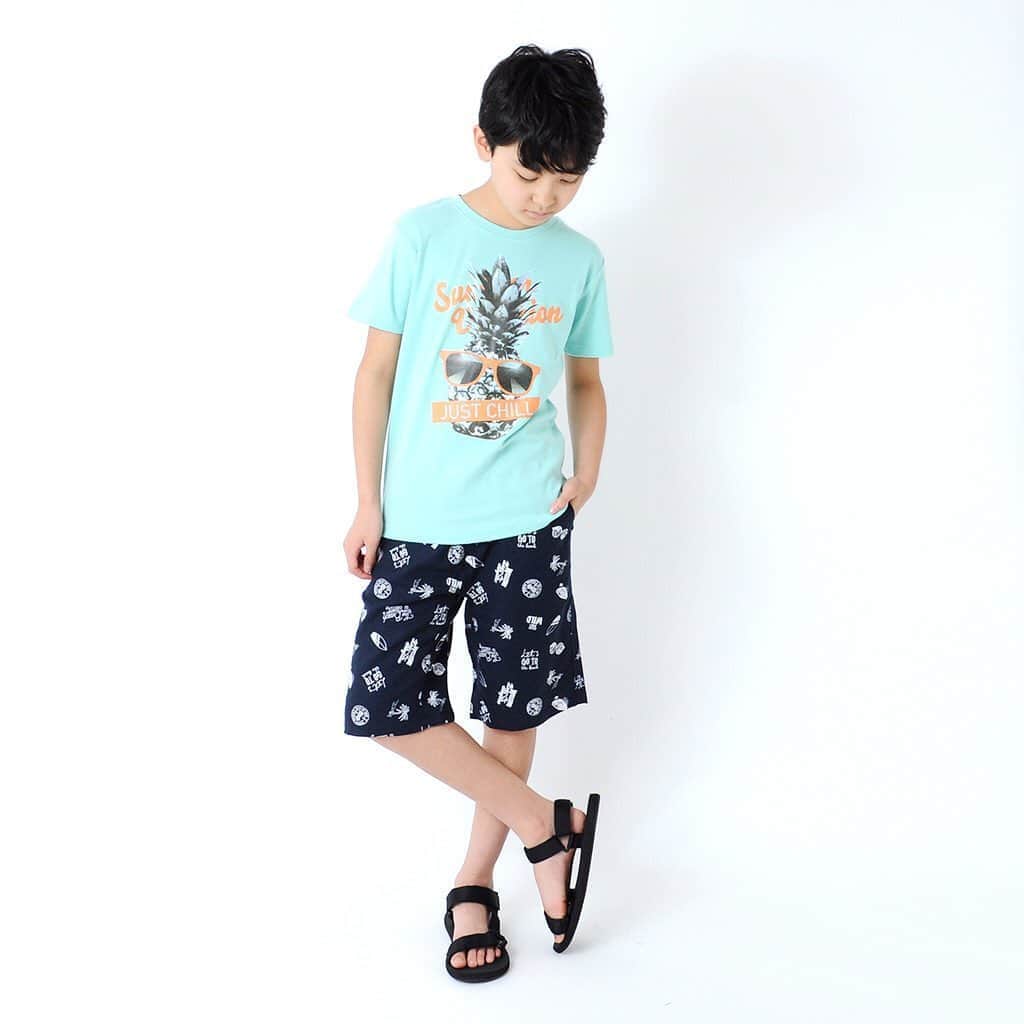 GLAZOSのインスタグラム：「. #new items！ . 本日新作入荷しております◎ . いますぐ使えるTOPSはもちろん、 夏らしいニュアンスカラーのハーフパンツなどなど . . ぜひサイトの方チェックしてみてください★ . . . #glazos #kidsootd #kidsfashion #kidscoordinate #kidsfashion #kids #mensfashion #mensstyle #boy #おそろいコーデ #兄弟 #小学生コーデ #小学生男子 #おでかけコーデ #中学生男子 #小5 #小6 #キッズファッション #男の子ママ #男子 #小学生 #新作 #SS #wear #半袖 #ハーフパンツ」