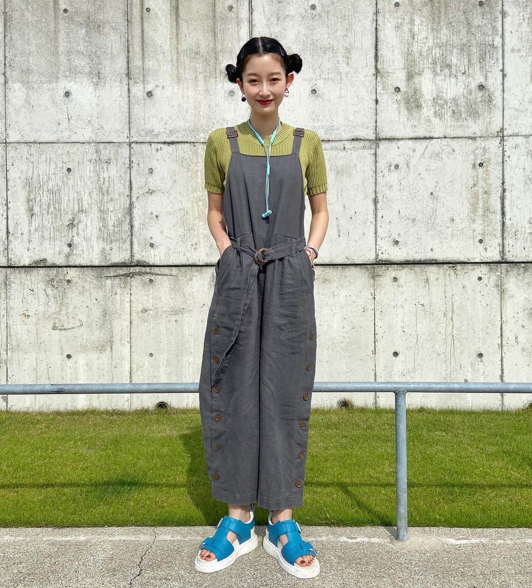 梅村奈央さんのインスタグラム写真 - (梅村奈央Instagram)「今日の #うめしふく です✌️ 今日は #sexeducation の #lilyiglehart のスタイルを真似してみました☺️ #minelal #drmartens #drmartensstyle #メンズライク」6月4日 22時24分 - umemuranao