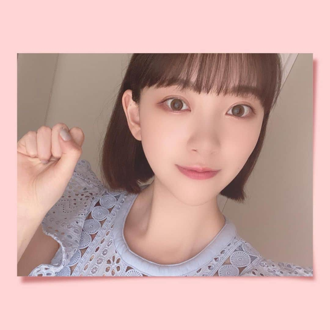 堀未央奈さんのインスタグラム写真 - (堀未央奈Instagram)「✊🏻✌🏻🖐🏻 ぐーちょきぱー！ （╹◡╹）ﾆｺ  #写真集の感想見てます #ありがとうございます #いつかの待ち合わせ場所 #乃木坂46 #堀未央奈」6月4日 22時33分 - horimiona_official