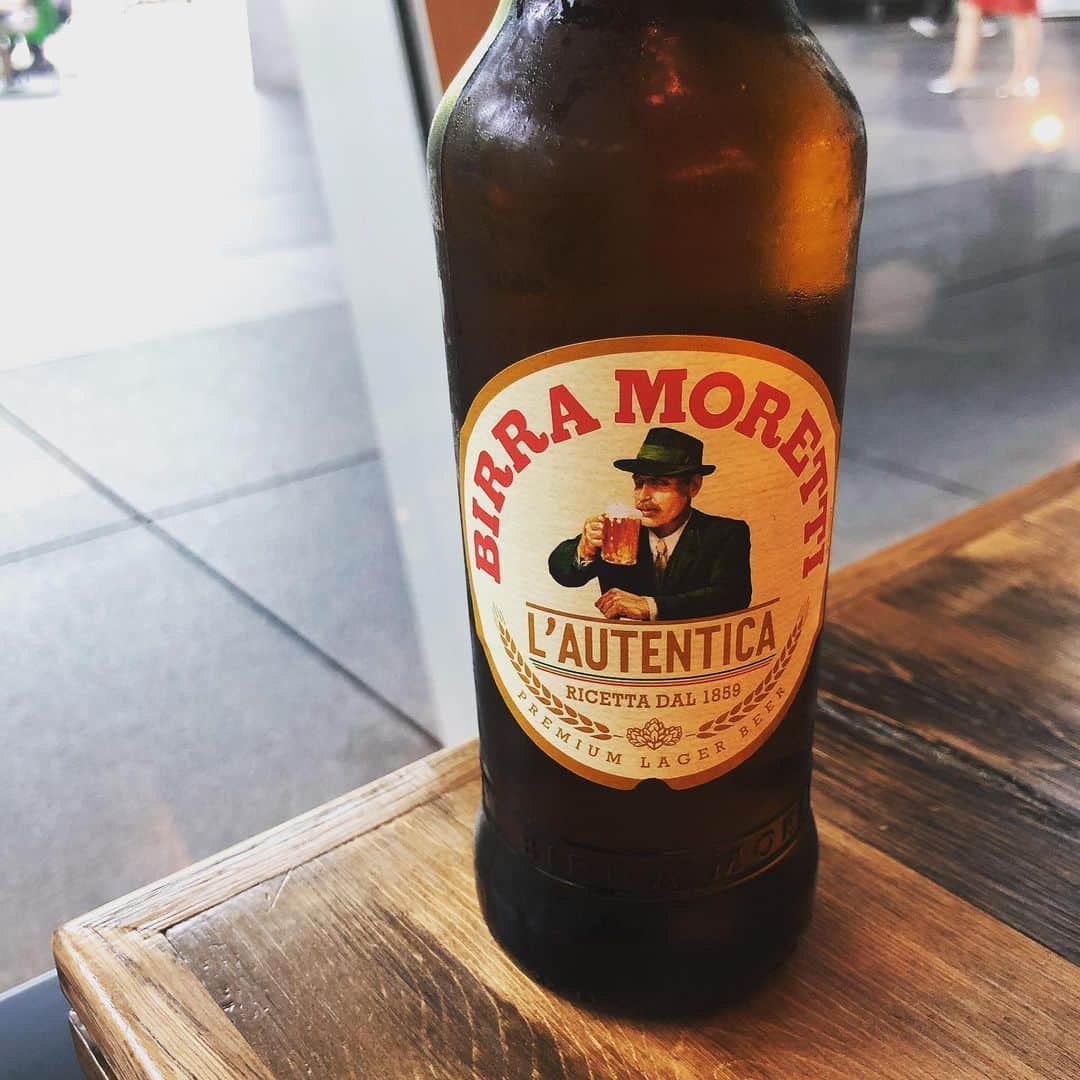 西山由のインスタグラム：「BIRRA MORETTI L’AUTENTICA」
