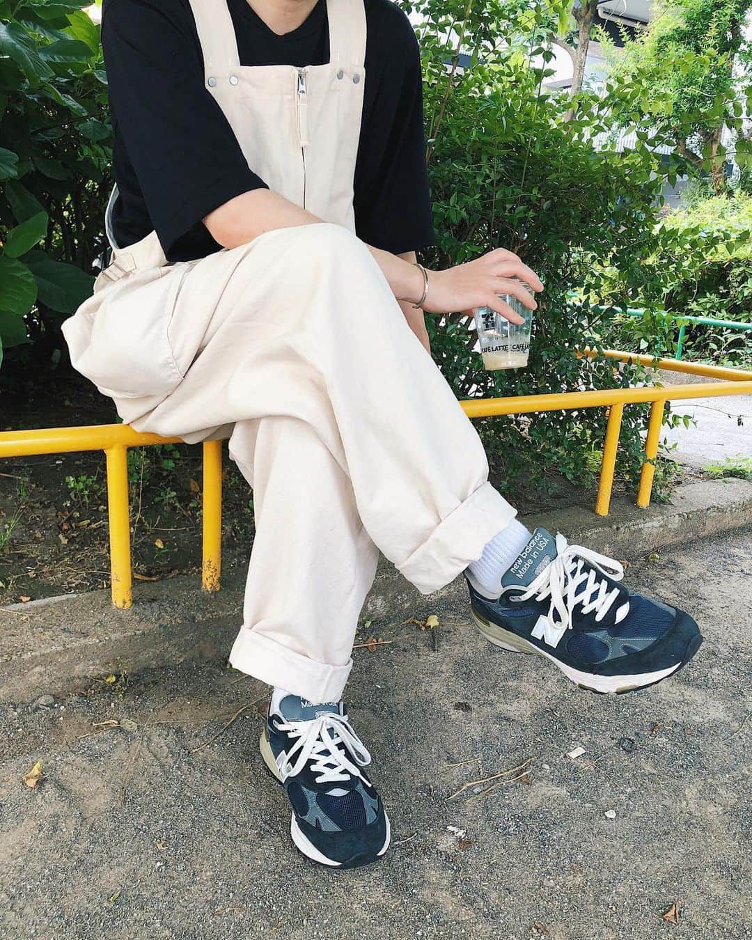 yukiのインスタグラム：「初夏、新緑。 オーバーオールを纏ったゆうさんを添えて。 ふるえの気まぐれショット。」