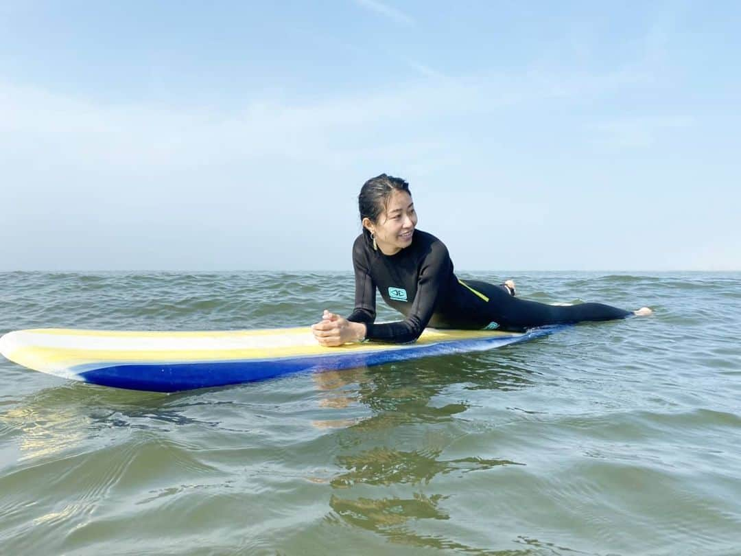 Erika Yamaguchiさんのインスタグラム写真 - (Erika YamaguchiInstagram)「波に乗れたときちょー幸せ🍀  海は最高です。  ボード☀️🌊🏂上でプランクなんかもしちゃったりして遊びましたー  タコ🐙釣りも解禁したので タコも釣りにも近々行かなきゃな。  #美コア#体力づくり#免疫#免疫力 #インストラクター #パーソナルトレーナー  #美コア#美コアオンライン#自宅トレーニング#Bcore #山口絵里加 #細く締める #パーソナルトレーナー  #fitnessinstractor #diet #ダイエット#体幹 #体温上昇 #youtuber#美コア東京スタジオ #トレーニング#ヨガ#ピラティス #美コア東京スタジオ#Reebok #オンライントレーニング #ミスコン#ミスジャパン岐阜#海 #サーフィン」6月4日 16時30分 - erika__yamaguchi