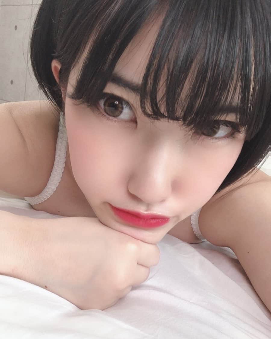 東条蒼のインスタグラム：「＊ ・ ・ ・ まったりのんびりいこうぜーー。 ・ ・ #休憩 ・ ・ #東条蒼 #クルーズグループ #セクシー女優 #av女優 #メガネ女子 #黒髪 #ショートヘア #あおたん　#teamメレンゲ #followｍe #following #japan #girl #photooftheday #tagsforlikes #instalike  #台湾 #香港 #粉我 #拍照 #照片 #人像攝影」