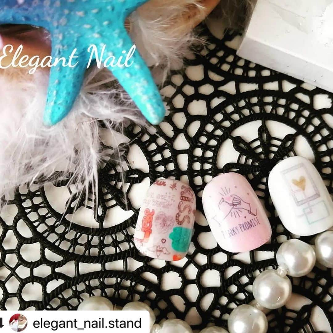 ネイルスタンド　ツメコさんのインスタグラム写真 - (ネイルスタンド　ツメコInstagram)「#Repost @elegant_nail.stand with @make_repost ・・・ すっかり暑くなりましたね！  夏のネイルにチェンジして お出かけしたい気分になりますね。  ネイルだけでも気分上げていきましょう❤  ご予約お待ち致しております✨  #ネイル #ネイルスタンドツメコ #エレガントネイル #Nail #ジェルネイル #プリンターネイル #ネイルプリンター #ツメコ #tsume.co #滋賀県野洲市ネイルサロン #美爪 #6月新作デザイン」6月4日 16時56分 - tsume.co