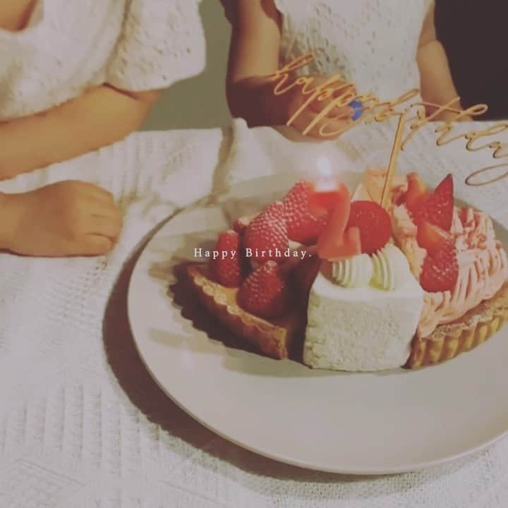 美生のインスタグラム：「𝐇𝐚𝐩𝐩𝐲 𝐁𝐢𝐫𝐭𝐡𝐝𝐚𝐲.﻿ ﻿ あなたのママになれて幸せ♡﻿ 生まれてきてくれてありがとう🕊﻿ ﻿ #happybirthday」