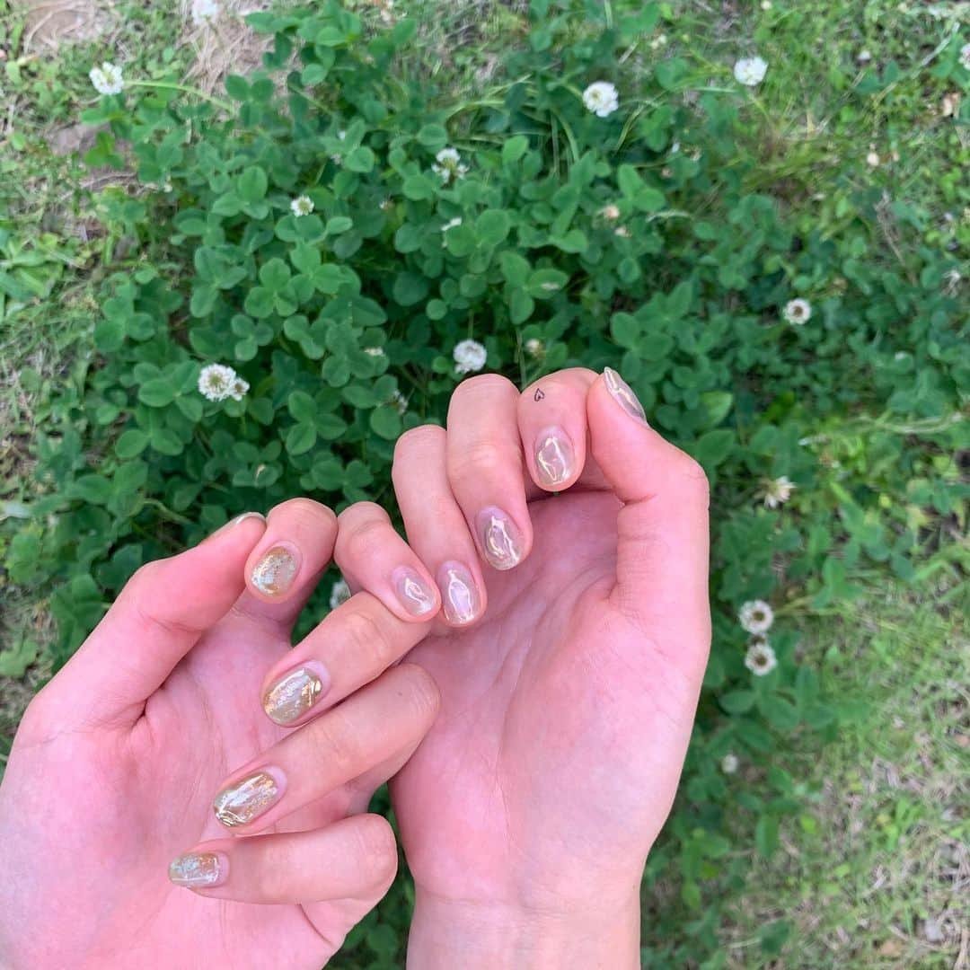 よしかわなみさんのインスタグラム写真 - (よしかわなみInstagram)「_ ㅤㅤㅤㅤㅤ 今回のネイルも可愛すぎる… @dress_nailsalon さんいつもありがとうございます🥺❤︎ ㅤㅤ 出かけないからアクセもつけないことも多いから タトゥーシールでいつもの日常を少し特別に リングしなくても寂しくないよ✌🏻 ㅤㅤㅤㅤㅤㅤ ・ ・ ・ #タトゥーシール #suhada #suhada女子」6月4日 22時55分 - _chocoichi56_