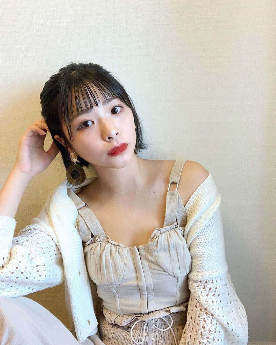 麻生果恩のインスタグラム：「昨日はじめて学校に行きました🐏🤍﻿ 初JKたのしめました.☺︎ ﻿ ﻿ 最近暑いから水分補給しっかりしてね~~🧊 ﻿ ﻿ || mystaの応援もよろしくお願いします. ||」