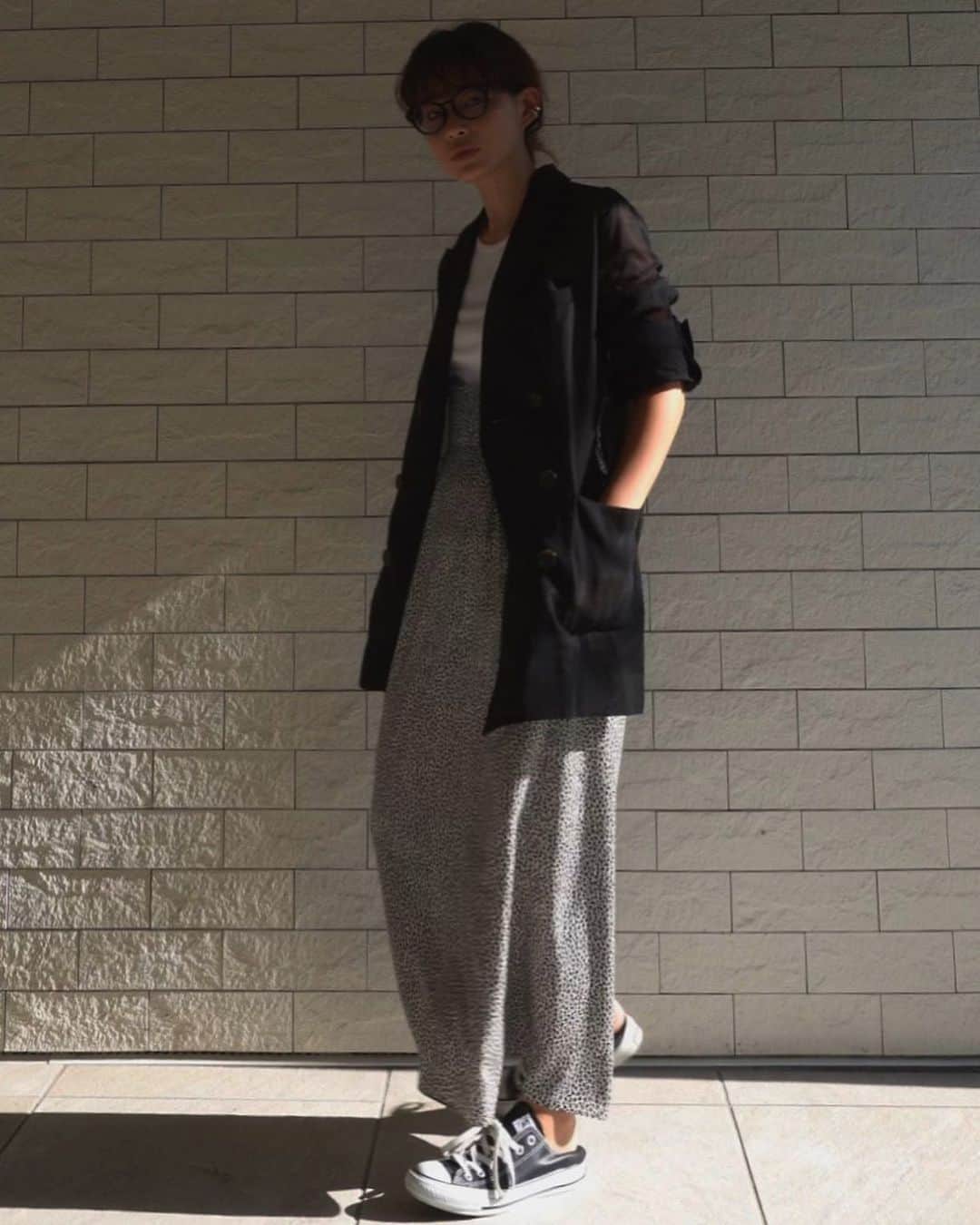 JUNNAのインスタグラム：「@etretokyo アカウントで インスタライブはじめるよ〜📣 ・ ・ ・ 6月4日19時発売のお洋服たち ・ 【新作発売スケジュール】 📌ETRÉ TOKYO  毎週木曜日19:00 📌ZOZOTOWN  毎週金曜12:00 📌ELLESHOP  毎週土曜8:30  #etretokyo#2020etre_ss#夏服#コーディネート#converse#コンバース」