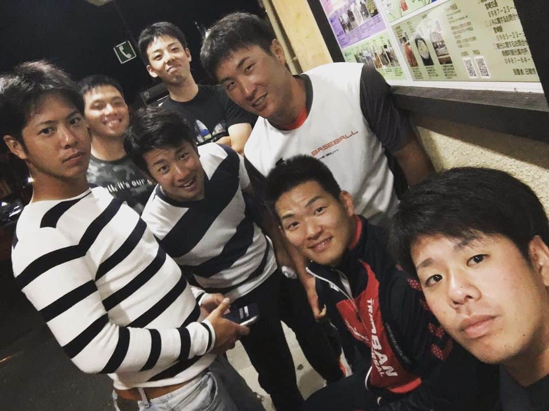 のインスタグラム：「色々見返してたらめーーーちゃ懐かしい写真！！😆🤭 . １年目の時に南郷で撮った１枚。笑  #誰が1番変わったかな #ゴエと本田は髭ある方がいいね #なぜが野田とボーダーかぶってる #更新率低くてすんません笑」